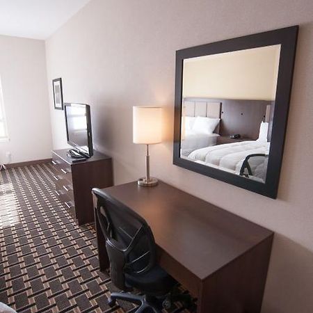 Western Star Inn & Suites Stoughton Chambre photo