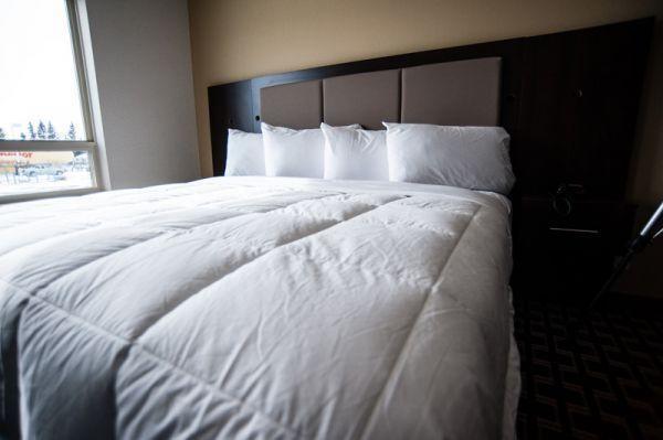 Western Star Inn & Suites Stoughton Extérieur photo